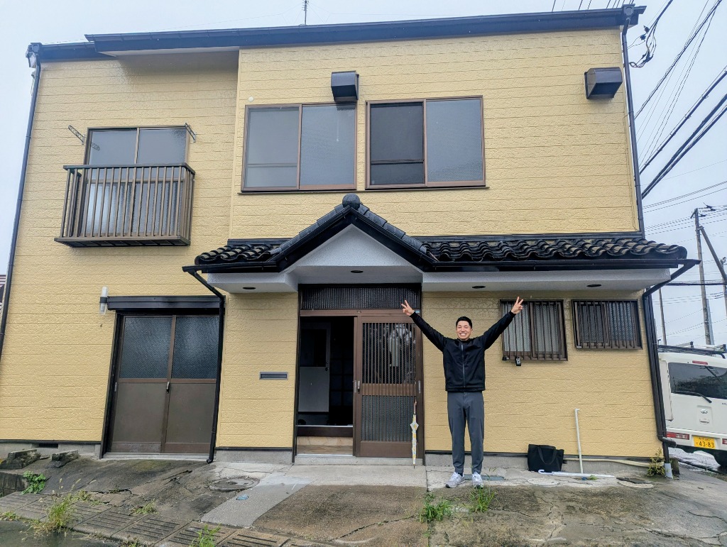 施設外観(玄関)